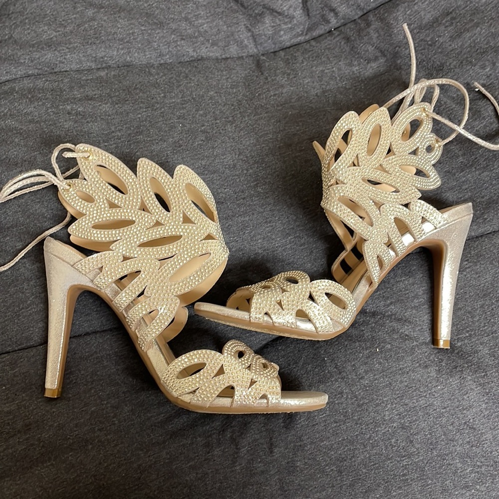 Jessica Simpson Gold Sequin Lace-Up Heels Size 7.5M